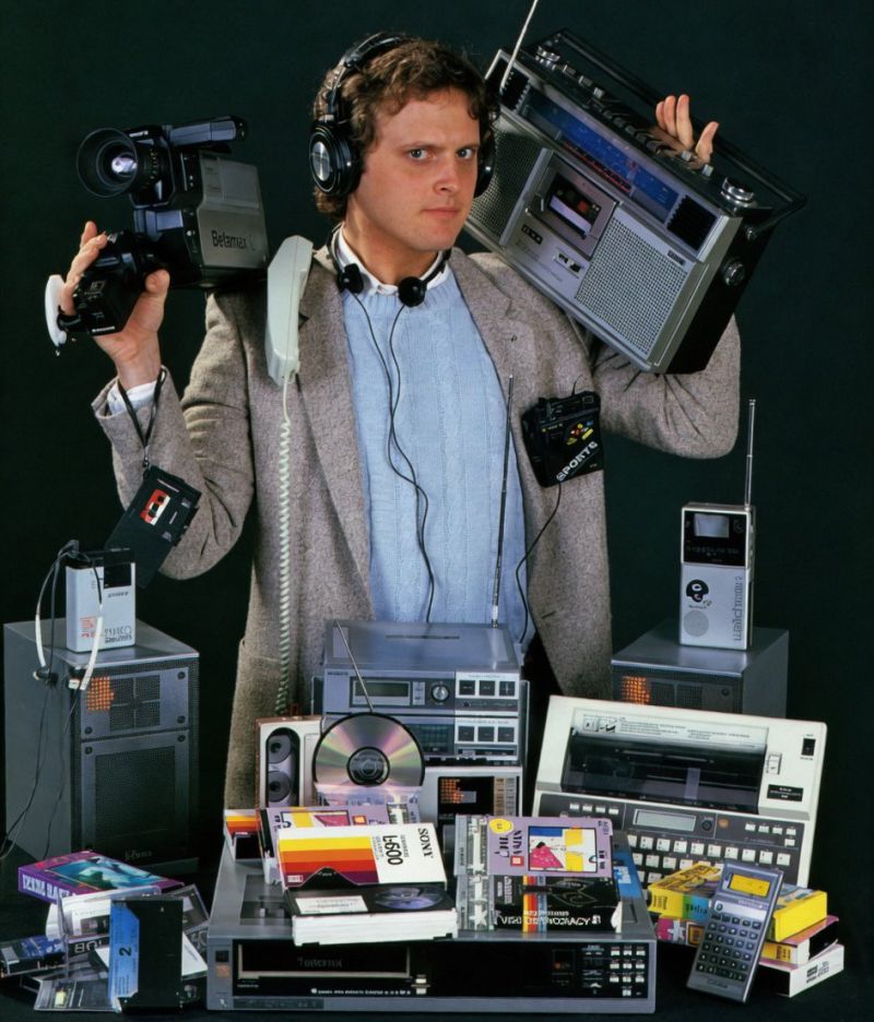Image for the Tweet beginning: Everything in this picture is